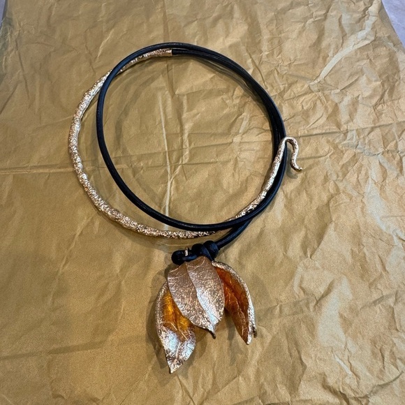 Zara Physalis Necklace Goldtone Black and Orange new no 🏷️ - Picture 4 of 7
